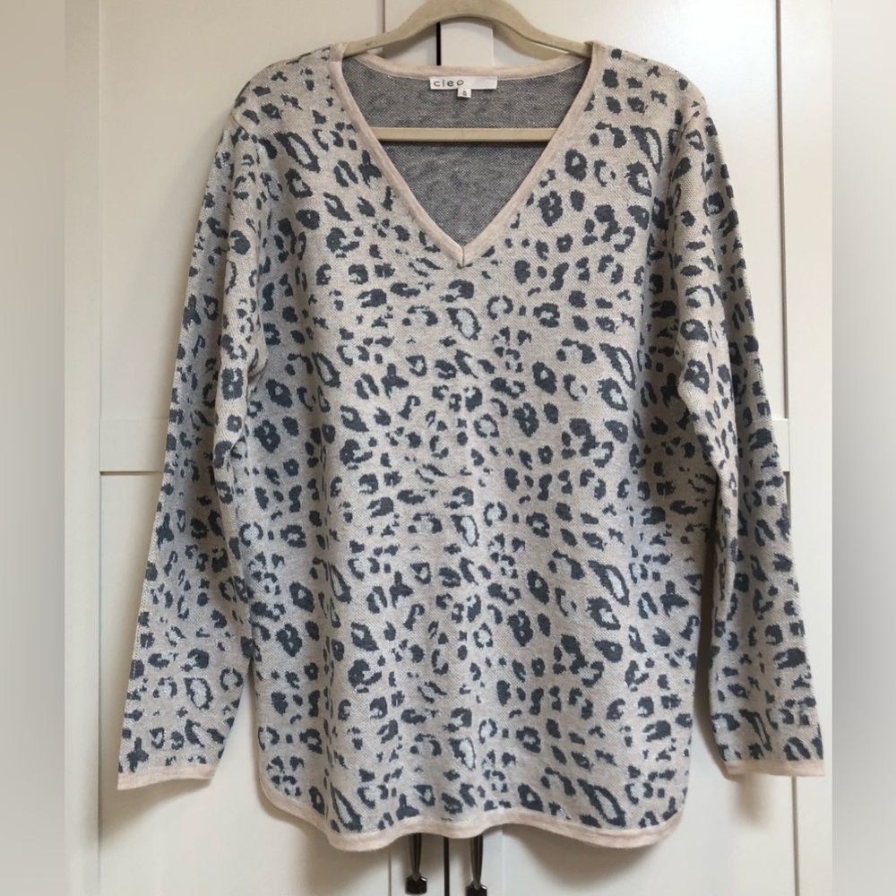 Cleo V-neck Sweater with Leopard Print XL NWOT